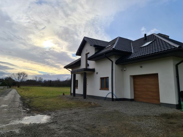 dom wolnostojący, 6 pokoi Nowy Sącz Zabełcze. Zdjęcie 1