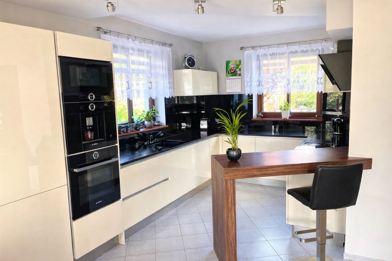 dom wolnostojący, 6 pokoi Rzeszotary, ul. Dworska. Zdjęcie 9