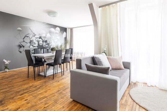 bliźniak, 5 pokoi Wieliczka Centrum, ul. Brata Alojzego Kosiby. Zdjęcie 2