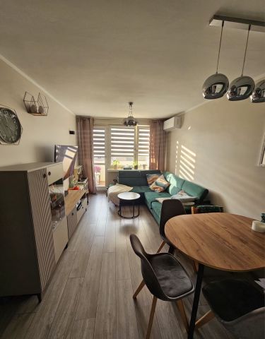 Mieszkanie 3-pokojowe Legnica Tarninów, ul. Piechoty. Zdjęcie 1