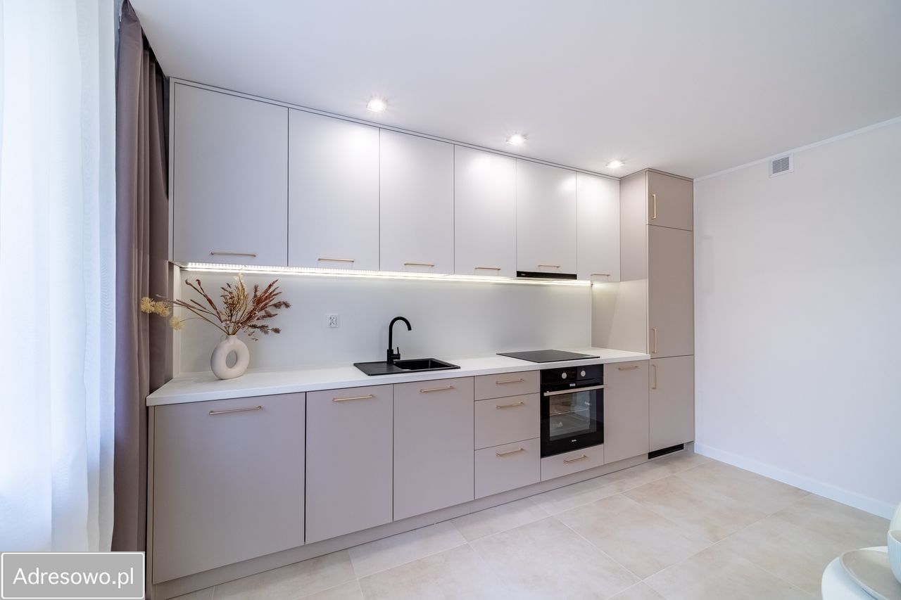 Mieszkanie 3-pokojowe Radom Ustronie, ul. Polskiego Czerwonego Krzyża. Zdjęcie 7