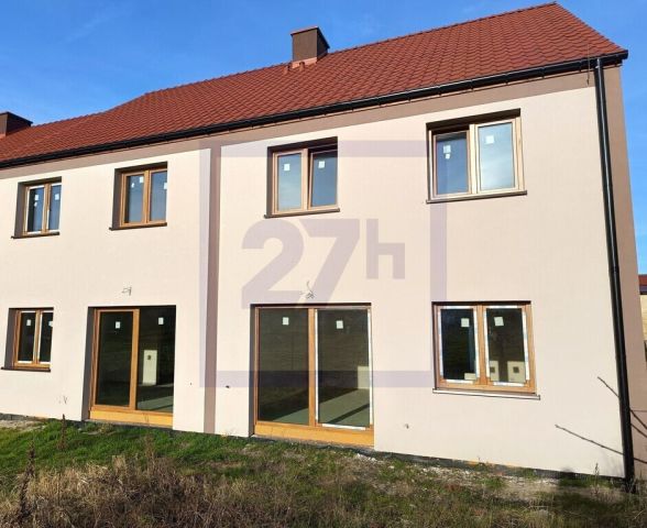 dom szeregowy, 5 pokoi Miękinia, ul. Osiedlowa. Zdjęcie 2