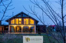 dom wolnostojący, 15 pokoi Rewa