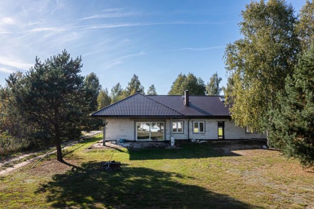 dom wolnostojący, 5 pokoi Brzóza Królewska. Zdjęcie 1