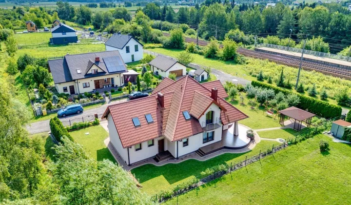 dom wolnostojący, 6 pokoi Bramki, ul. Dworcowa