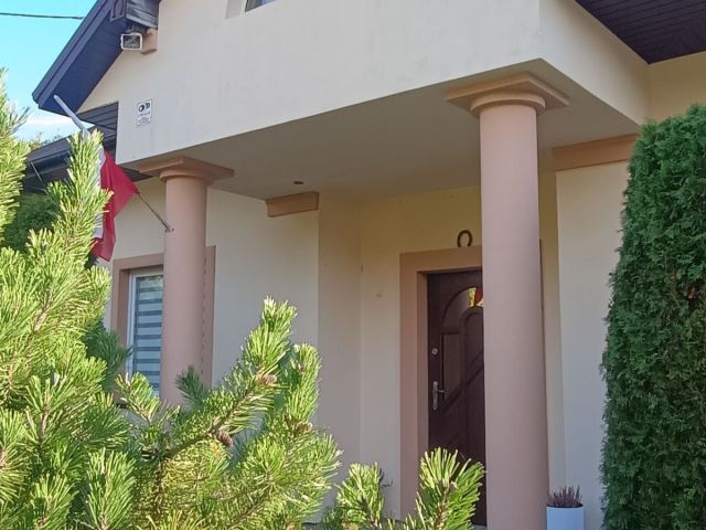 dom wolnostojący, 6 pokoi Kębliny. Zdjęcie 2