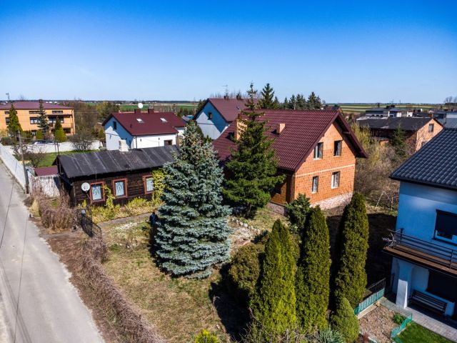 dom wolnostojący, 5 pokoi Moszczenica. Zdjęcie 1