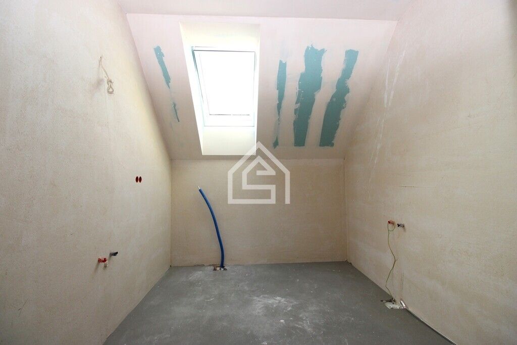 dom wolnostojący, 5 pokoi Dąbrowa. Zdjęcie 15