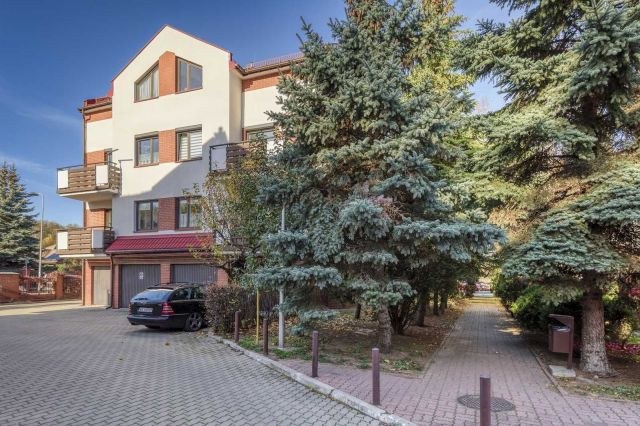 Mieszkanie 3-pokojowe Warszawa Henryków, ul. Podgórna. Zdjęcie 1