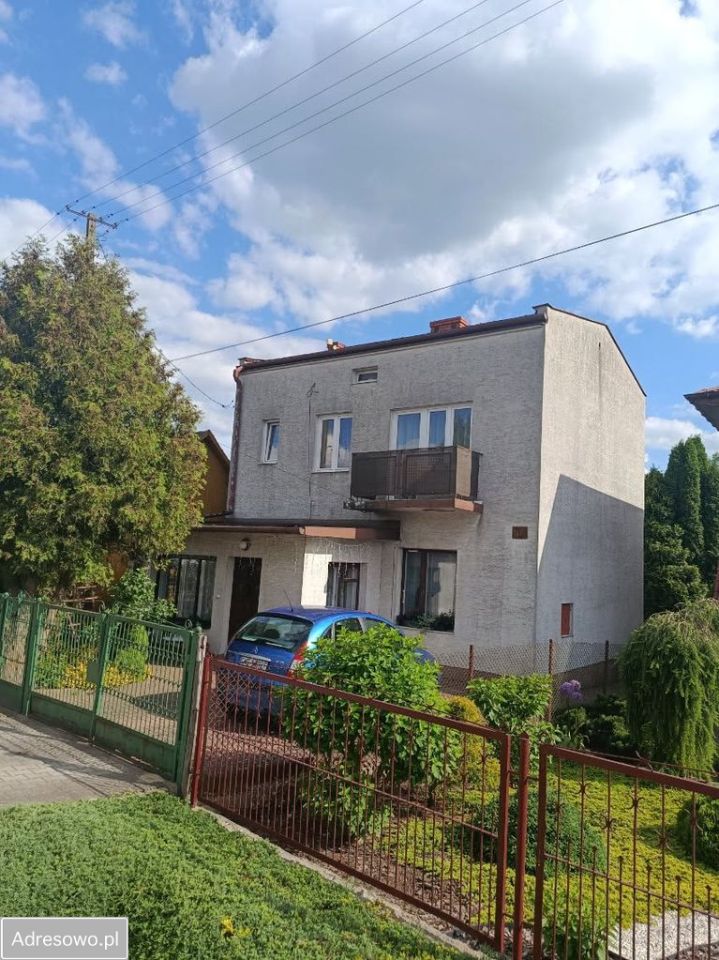 dom wolnostojący, 5 pokoi Brzóstowa. Zdjęcie 1