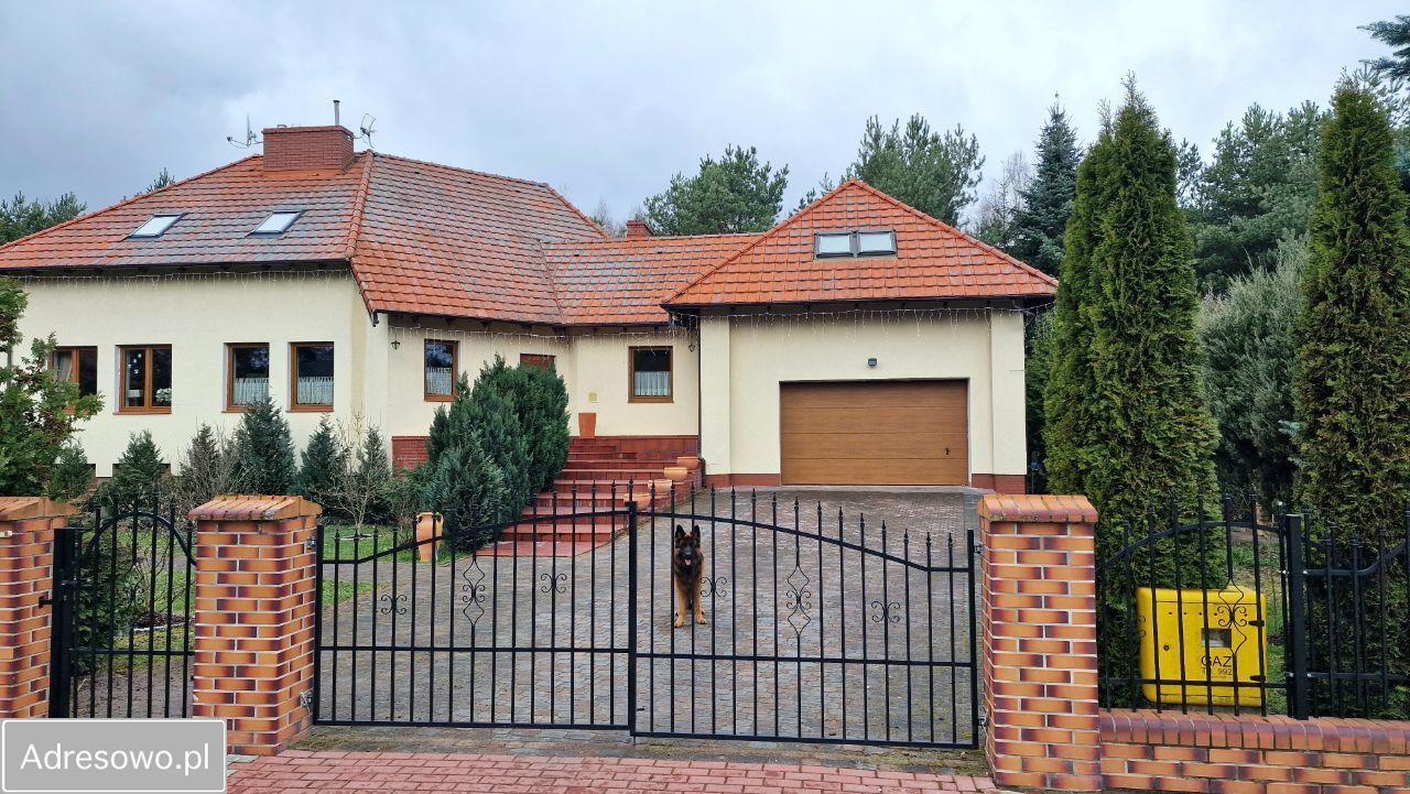 dom wolnostojący, 6 pokoi Wilcze. Zdjęcie 2