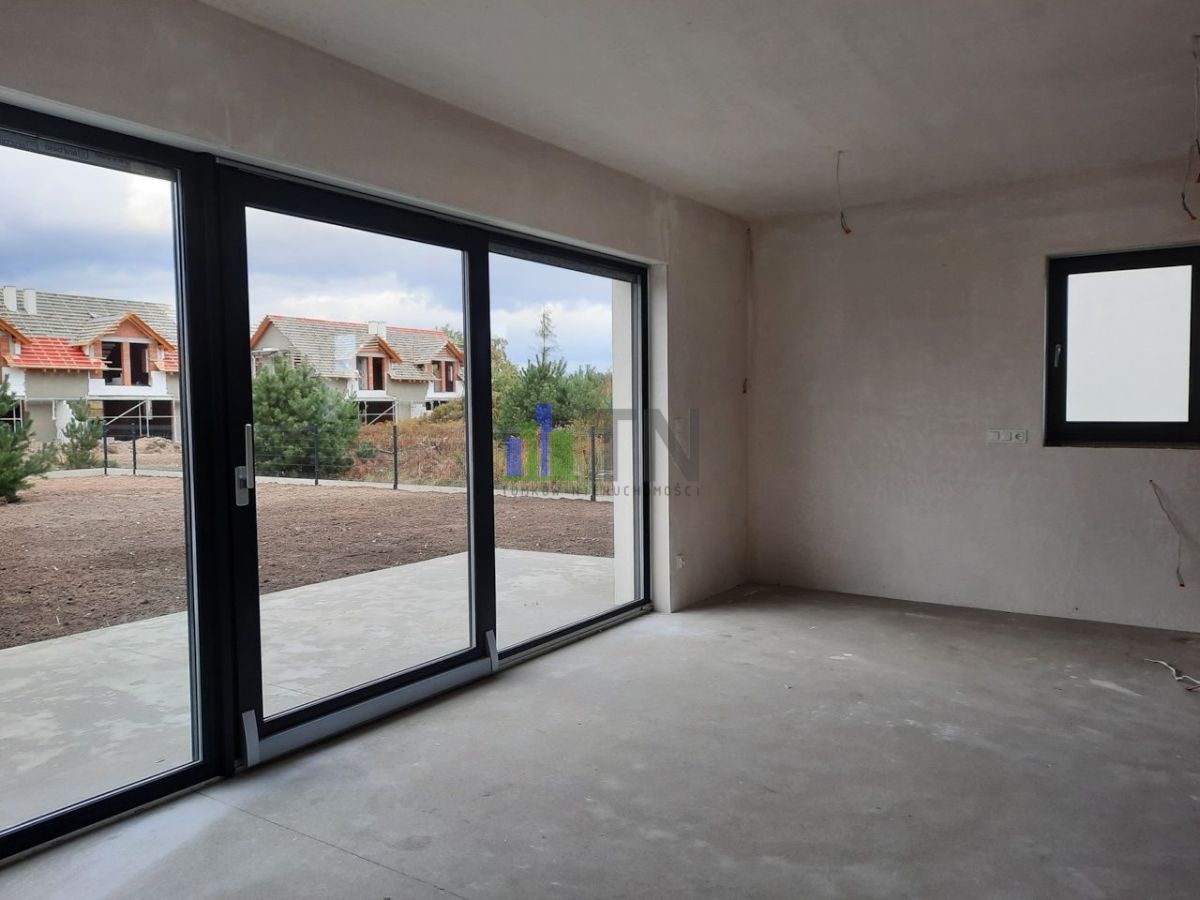 bliźniak, 5 pokoi Chrząstawa Wielka. Zdjęcie 5