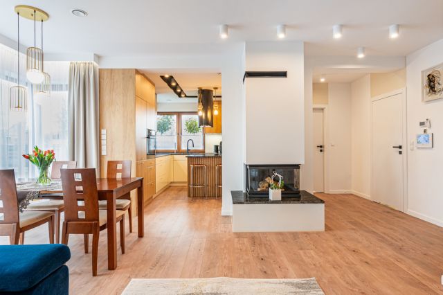 dom wolnostojący, 6 pokoi Rzeszów Budziwój, ul. Budziwojska. Zdjęcie 1