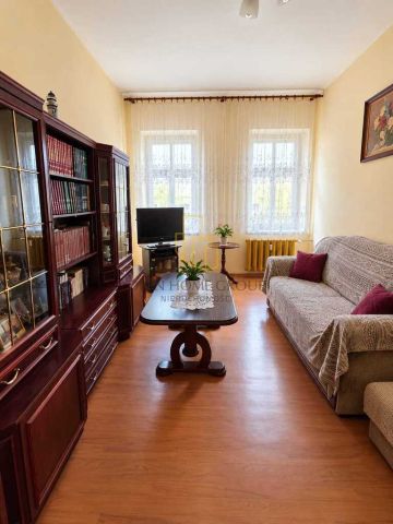 Mieszkanie 3-pokojowe Jelenia Góra Centrum, ul. 1 Maja. Zdjęcie 4