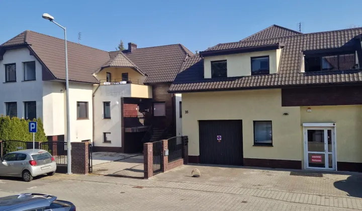 dom wolnostojący, 15 pokoi Wrocław Klecina, ul. Jeździecka