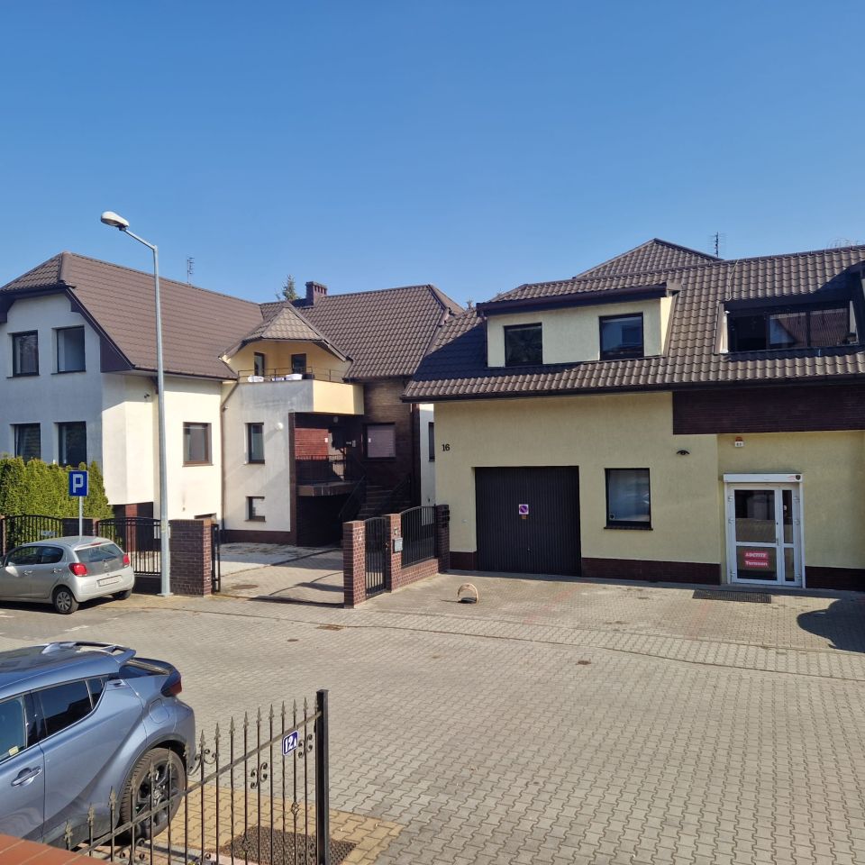 dom wolnostojący, 15 pokoi Wrocław Klecina, ul. Jeździecka. Zdjęcie 1