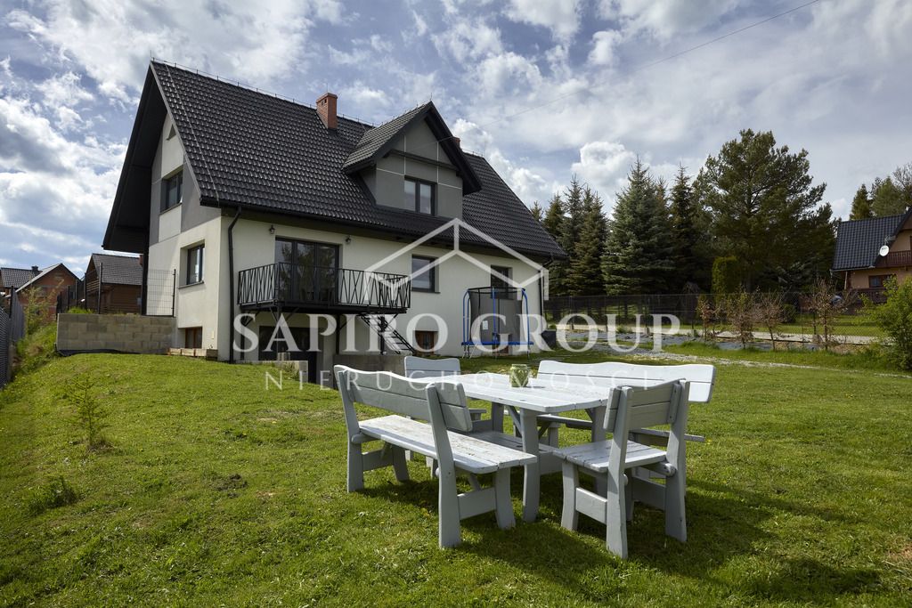 dom wolnostojący, 8 pokoi Zubrzyca Dolna