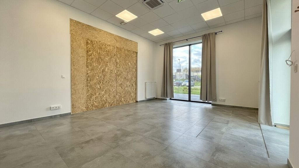 Biuro Rzeszów, rondo im. Żołnierzy 10 Sudeckiej Dywizji Piechoty. Zdjęcie 7