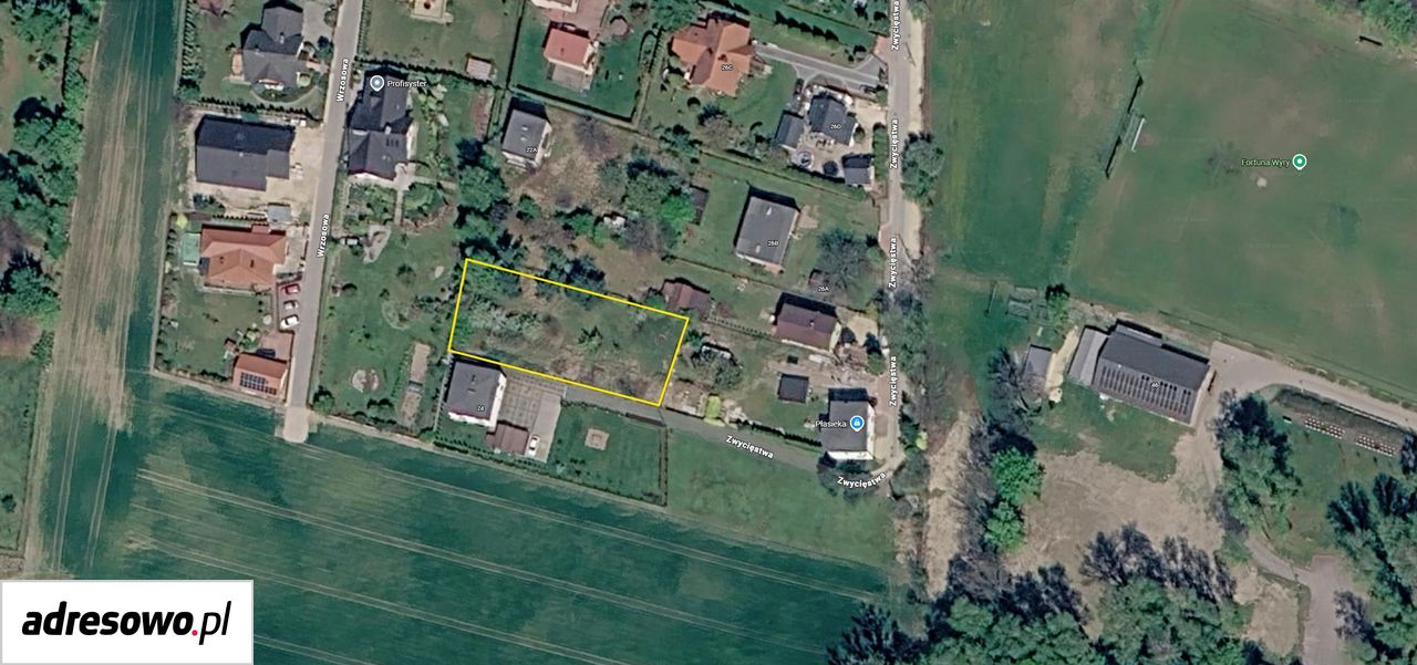 Land, 1196 m²