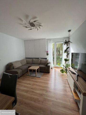 Mieszkanie 2-pokojowe Łódź Dąbrowa, ul. Wincentego Kadłubka. Zdjęcie 1
