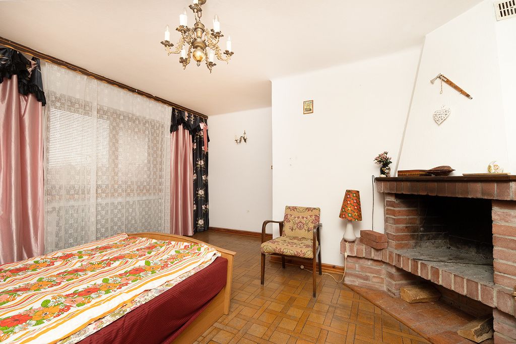 dom wolnostojący, 5 pokoi Wilcza Wola. Zdjęcie 10