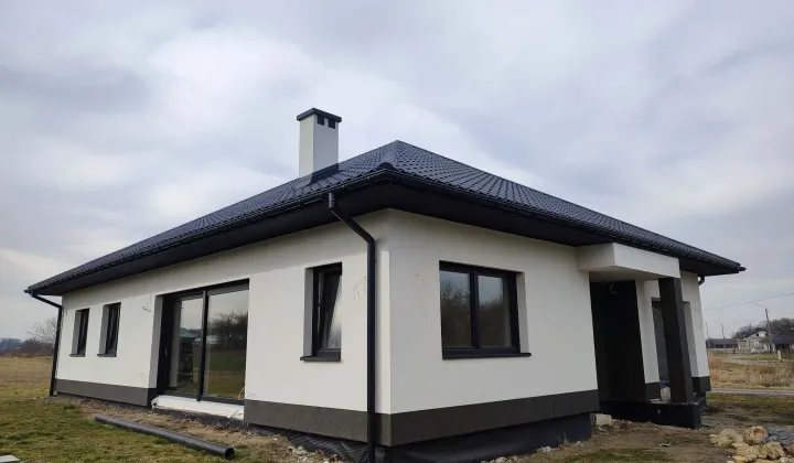 dom wolnostojący, 4 pokoje Brzezówka