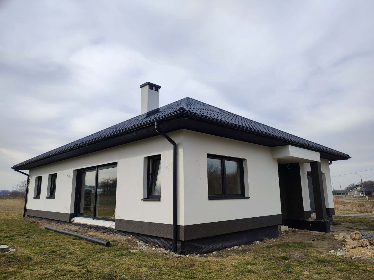 dom wolnostojący, 4 pokoje Brzezówka. Zdjęcie 1