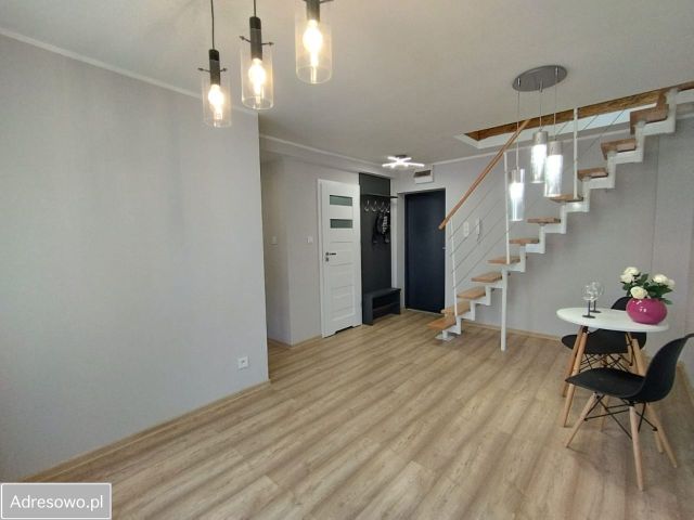 Mieszkanie 3-pokojowe Wałbrzych Biały Kamień, ul. gen. Władysława Andersa. Zdjęcie 1