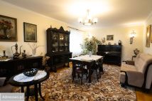 dom wolnostojący, 4 pokoje Radomsko, ul. Kwiatowa. Zdjęcie 2