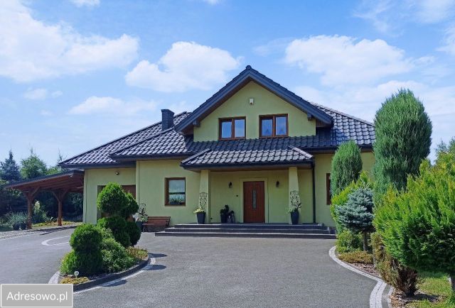 dom wolnostojący, 6 pokoi Tomaszów Mazowiecki Białobrzegi. Zdjęcie 1