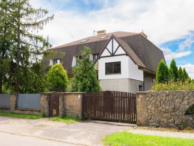 dom wolnostojący Częstochowa Podjasnogórska , ul. św. Kingi. Zdjęcie 1