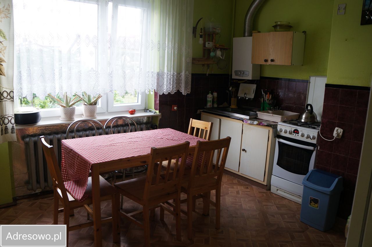 dom wolnostojący, 5 pokoi Busko-Zdrój, ul. Partyzantów. Zdjęcie 8