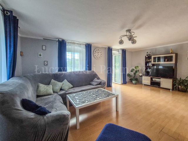 dom wolnostojący, 5 pokoi Pasiecznik. Zdjęcie 1