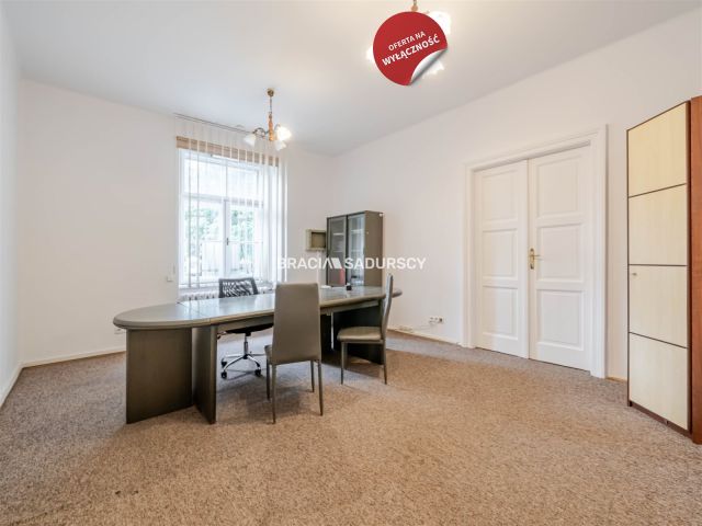 Mieszkanie 3-pokojowe Kraków Stare Miasto, pl. gen. Władysława Sikorskiego. Zdjęcie 1