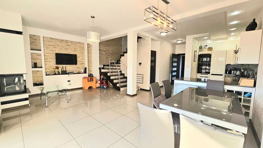 bliźniak Skierniewice, ul. Zwierzyniecka. Zdjęcie 6