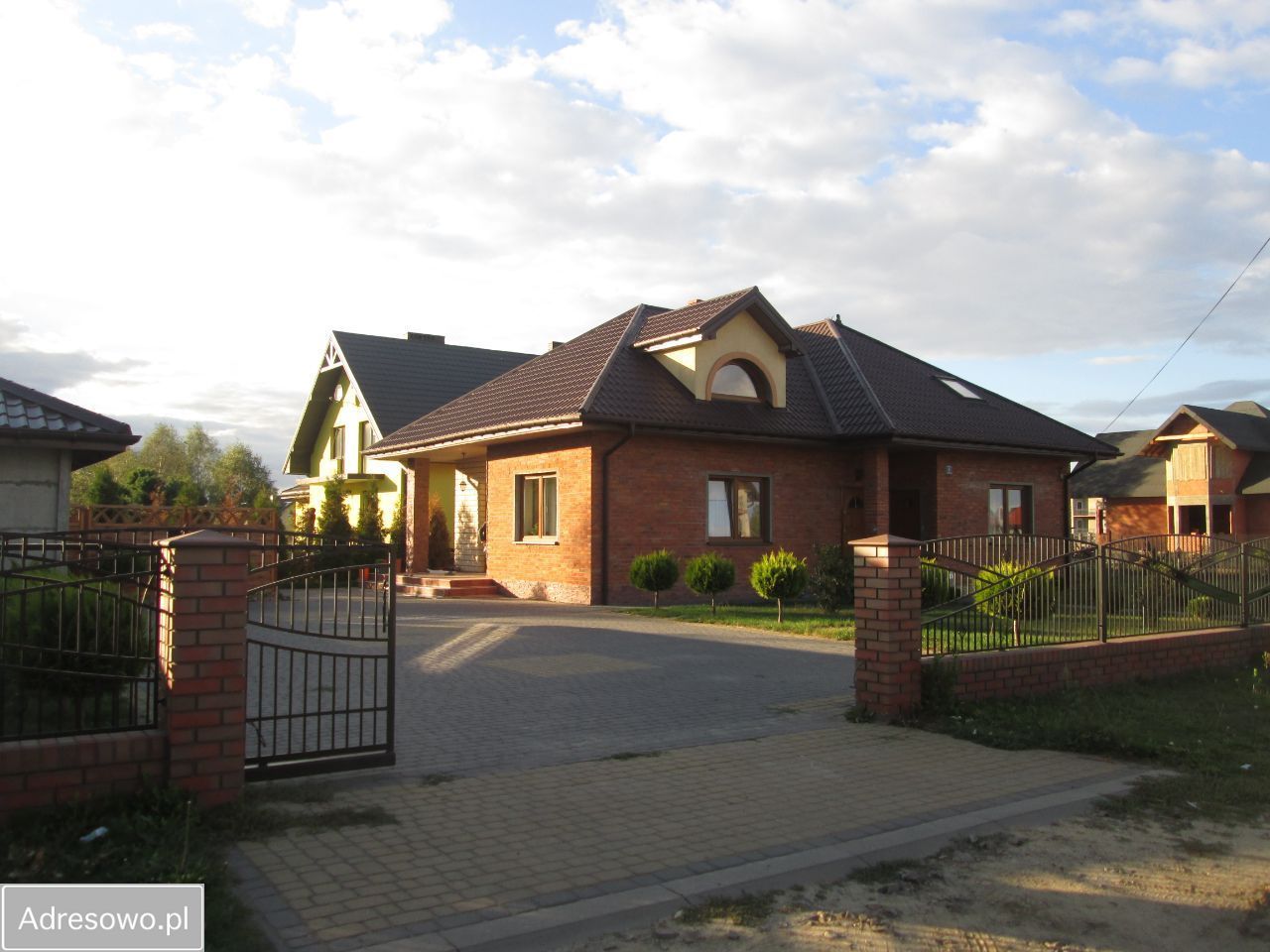 dom wolnostojący, 4 pokoje Żakowice