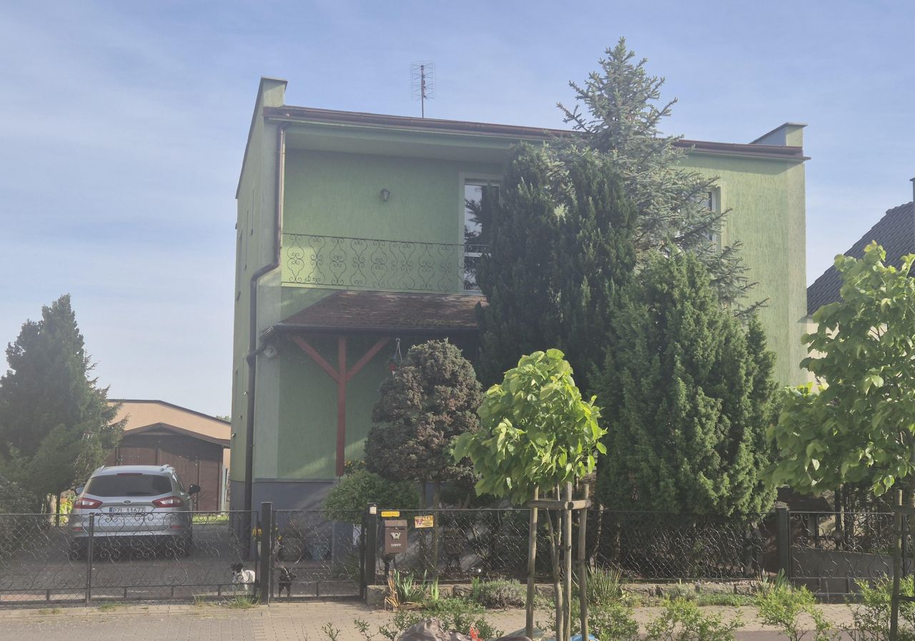 bliźniak, 4 pokoje Złotów, ul. Antoniego Dorsza. Zdjęcie 1