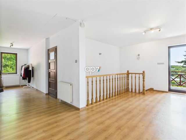 dom wolnostojący, 6 pokoi Karniowice. Zdjęcie 10