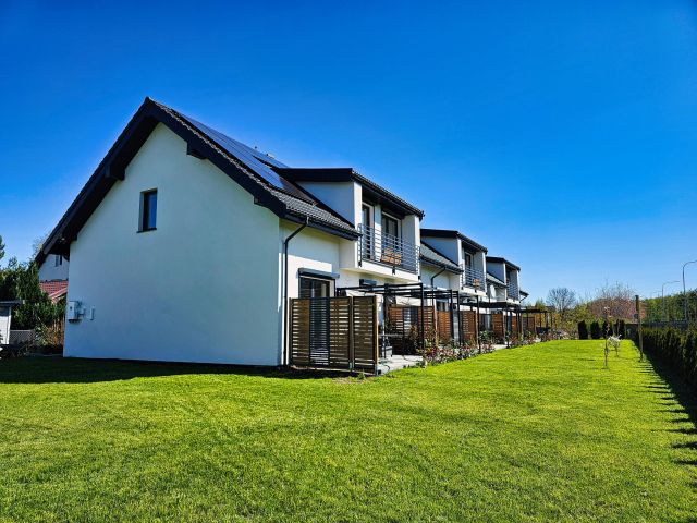 dom szeregowy, 3 pokoje Grzybowo, ul. Polna. Zdjęcie 1