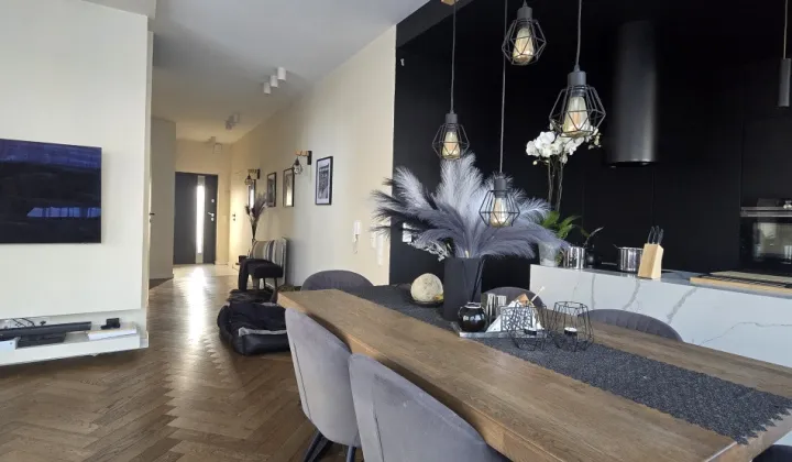 dom szeregowy, 5 pokoi Radomierzyce, ul. Różana