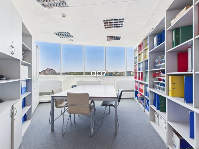 Biuro Kraków Bronowice, ul. Stańczyka. Zdjęcie 1