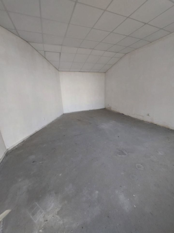 Lokal Kraków Kliny, ul. prof. Wojciecha Marii Bartla. Zdjęcie 4