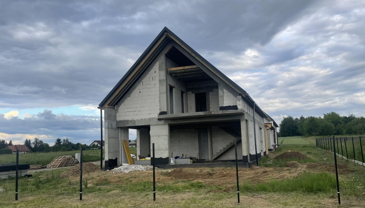 dom wolnostojący, 5 pokoi Cianowice, ul. Stawowa. Zdjęcie 1