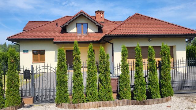 dom wolnostojący, 4 pokoje Stare Babice, ul. Bajkowa. Zdjęcie 1
