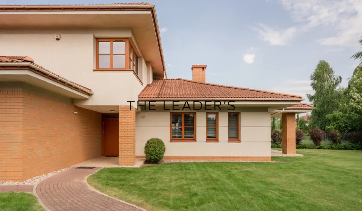 dom wolnostojący, 7 pokoi Bielawa