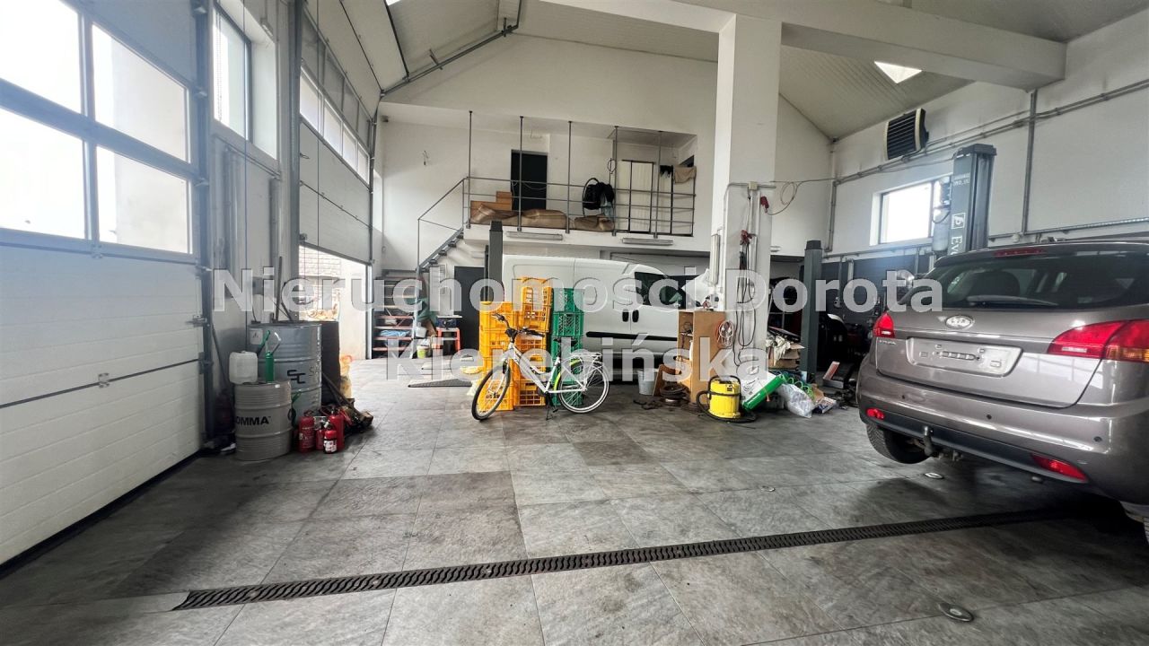 Hala/magazyn Wiaderno. Zdjęcie 3