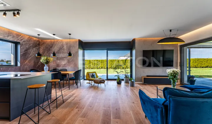 dom wolnostojący, 4 pokoje Trzciana