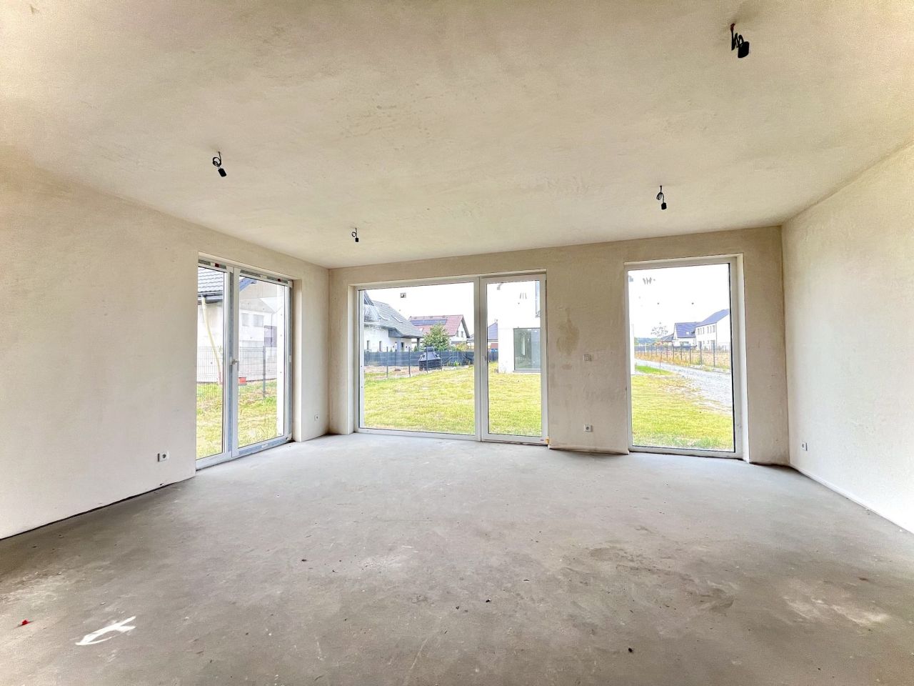 dom wolnostojący, 5 pokoi Morawica. Zdjęcie 5