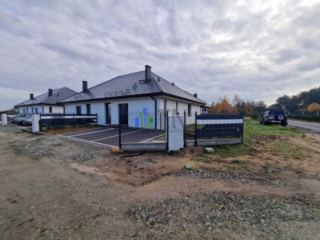 bliźniak, 3 pokoje Czernica. Zdjęcie 5