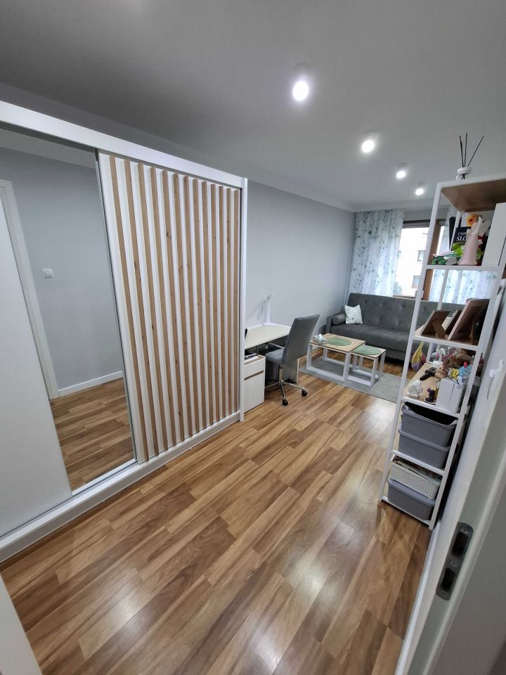 Mieszkanie 4-pokojowe Łazy, ul. Wyzwolenia. Zdjęcie 2